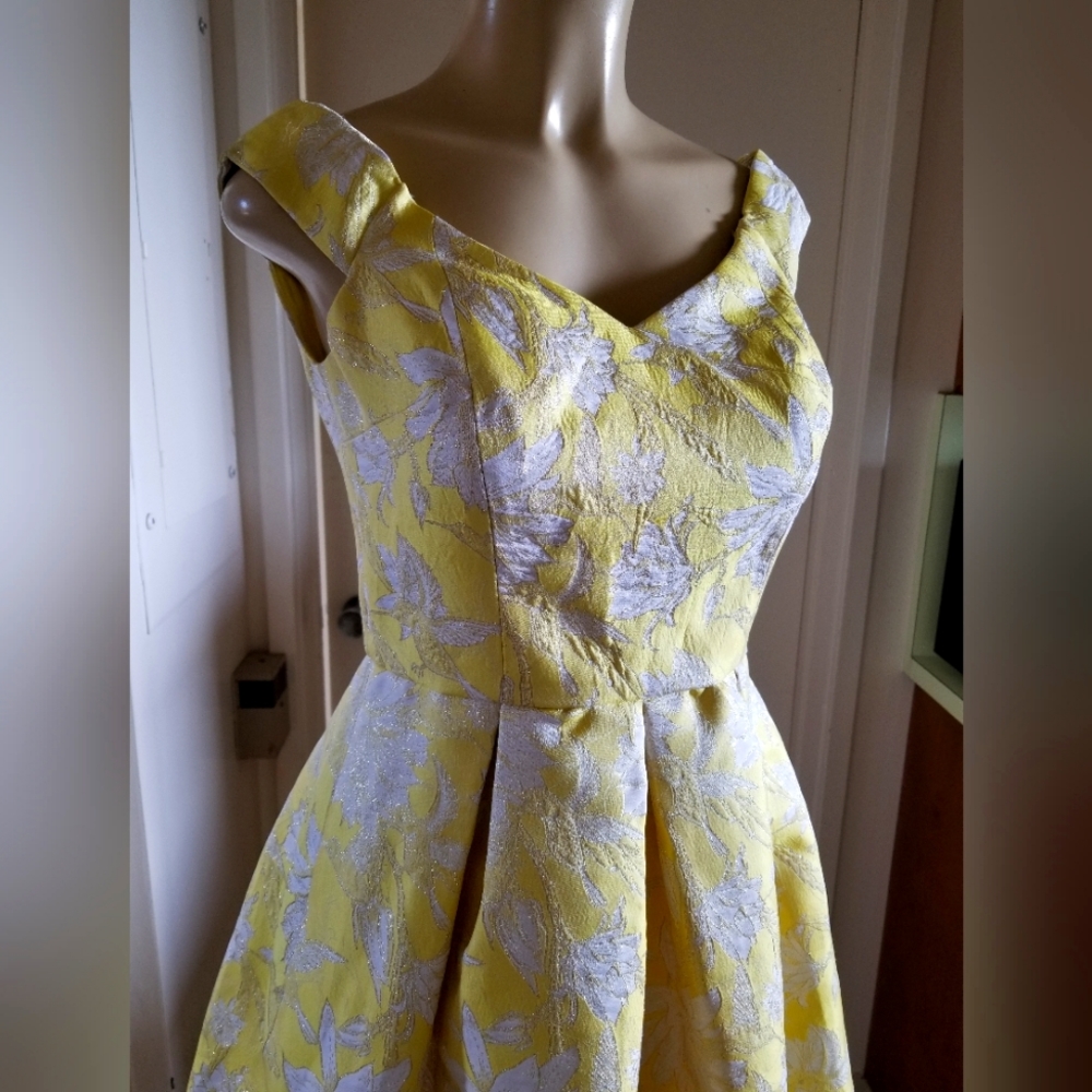 Classic Calvin Klein Yellow metallic  hummingbird jacquard cocktail dress